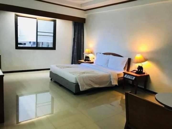 ناخون صوان Vatchara Northgate Hotel المظهر الخارجي الصورة